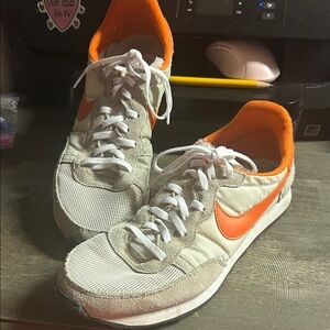 Nike Challenger OG 'Light Bone Starfish' sneaker Men’s  9.5.